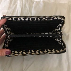 Vera Bradley Bags - NWOT VERA BRADLEY WALLET Vera Bradley Bags - NWOT VERA BRADLEY WALLET